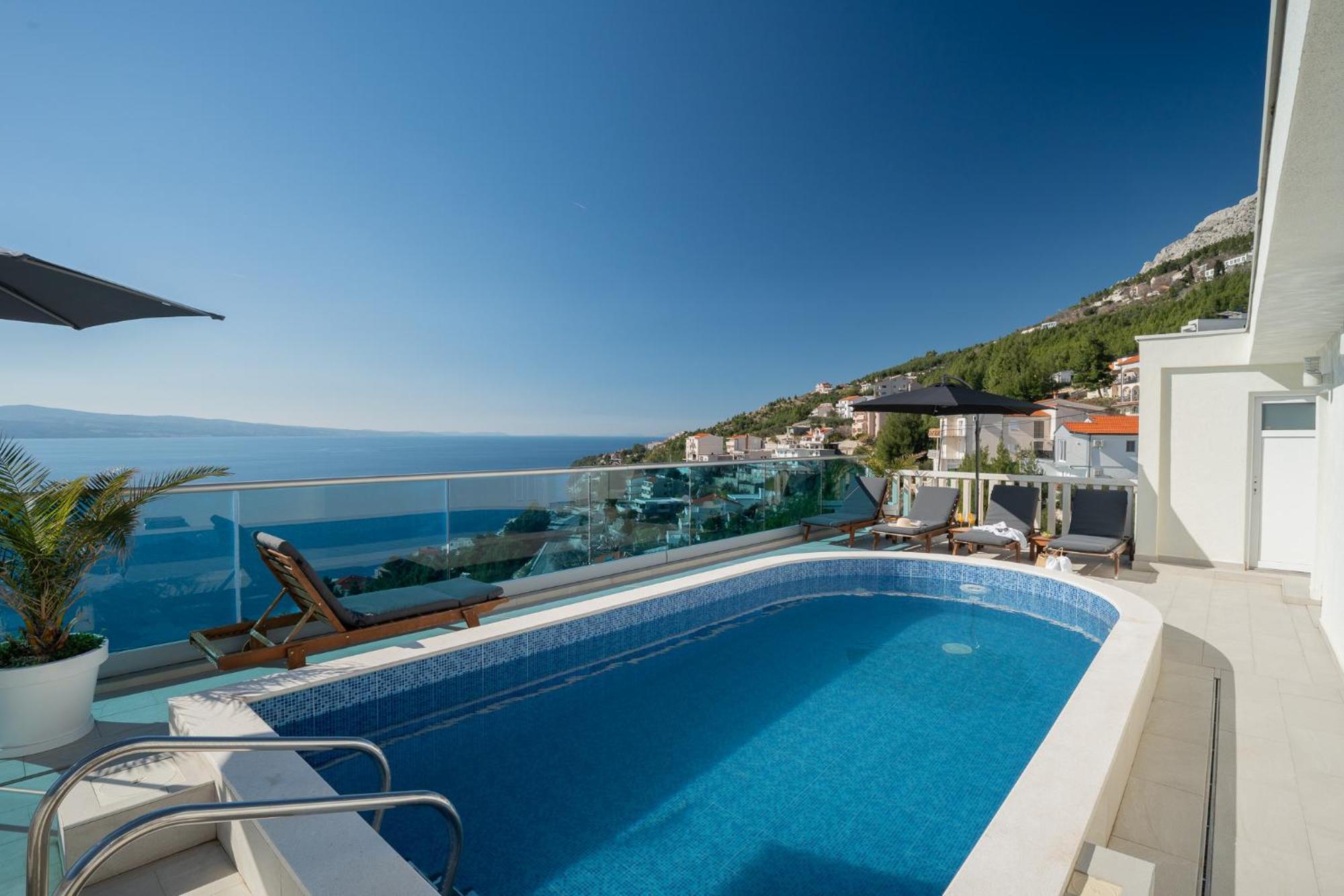 Sunny Hill Apartments With Rooftop Pool Celina Exterior photo
